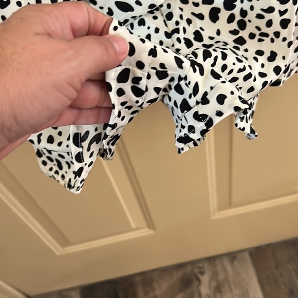 Tie Front Animal Print Romper - Picture 5 of 10